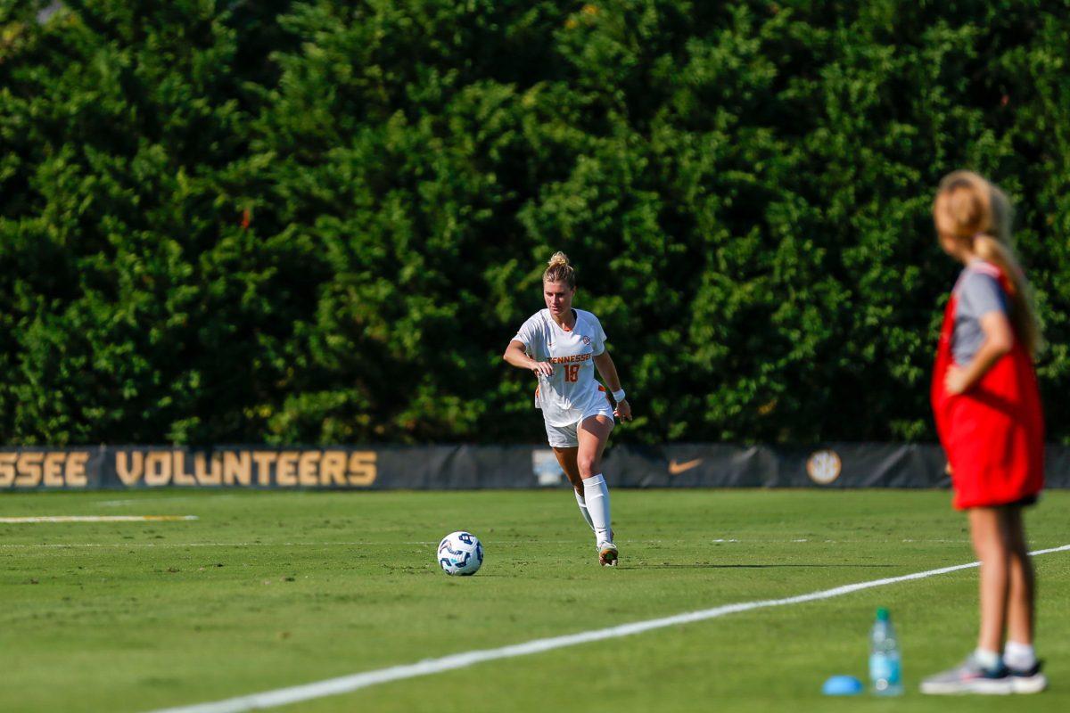 Ally Brown (18) plays the ball down the sidline against Auburn a Regal Soccer Stadium. Sunday, Oct. 13, 2024.