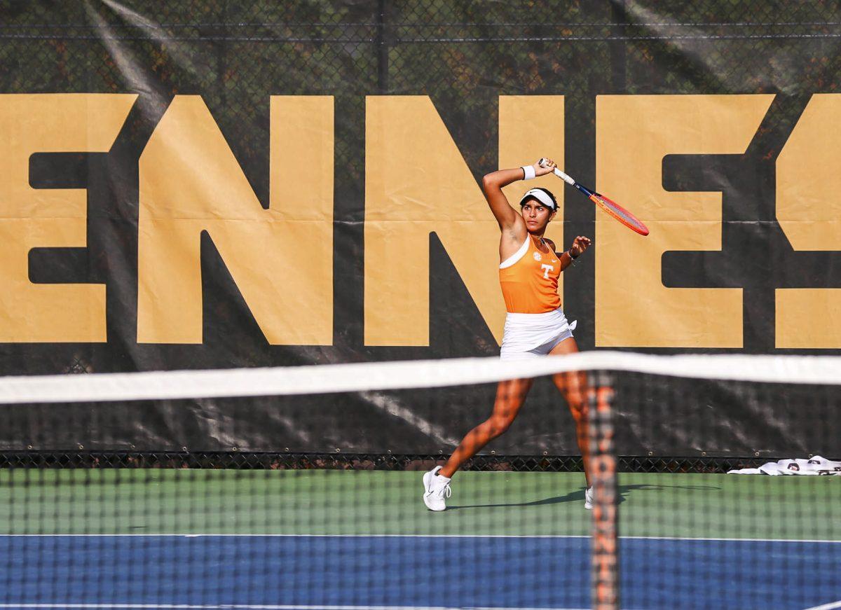 Vanesa Suarez returns a hit to Ohio State at Barksdale Tennis Stadium. Saturday, Oct. 26, 2024