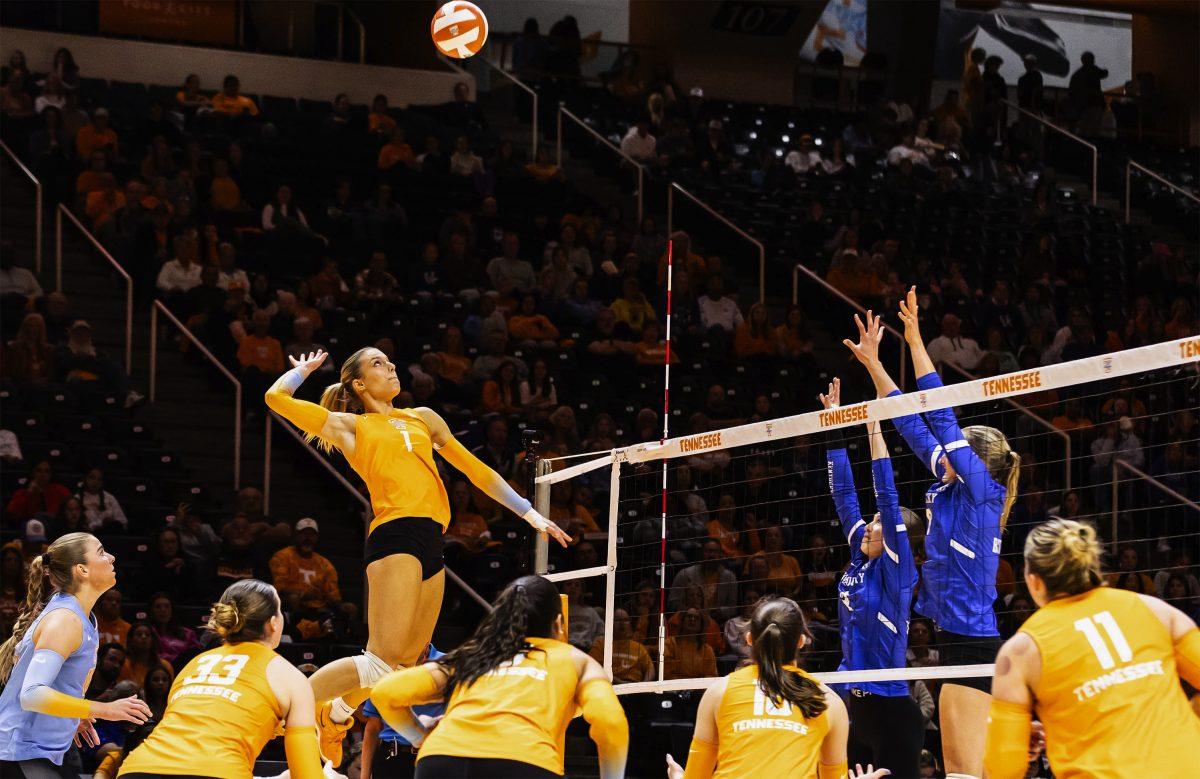 Nina Cajic (1) prepares to spike the ball on Kentucky at Thompson-Boling Arena at Food City Center. Wednesday, Oct. 16, 2024.