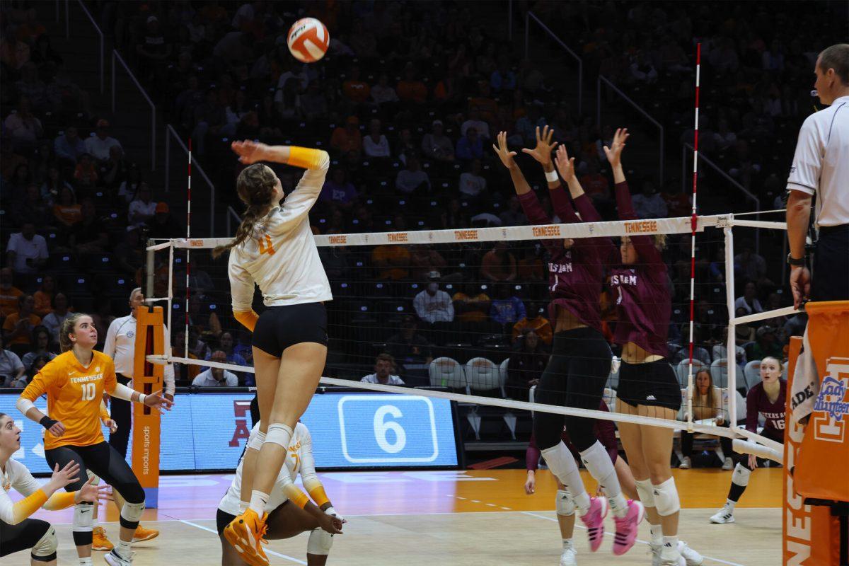 Paityn Chapman (4) goes up for a kill against Texas A&amp;M at Thompson-Boling Arena. Sunday, Nov. 10, 2024.