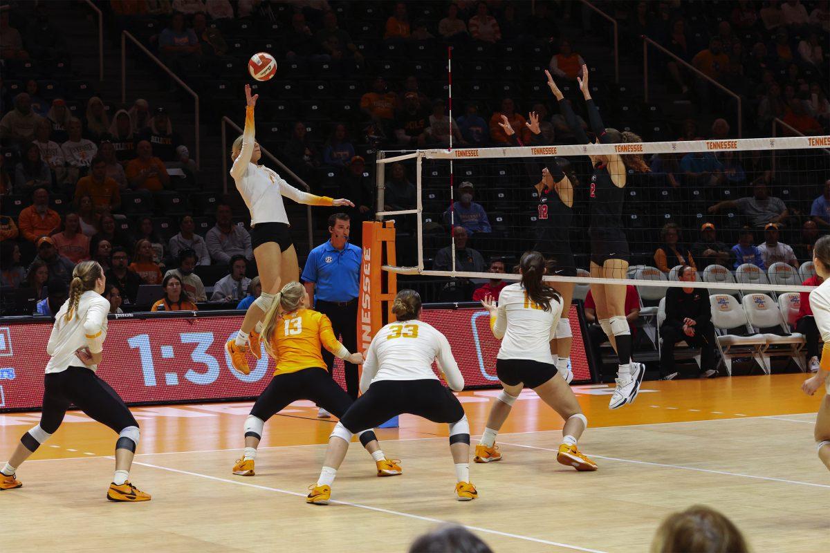 Nina Cajic (1) attempts to spike the ball against Georgia at Thompson-Boling Arena at Food CIty Center. Friday, Nov. 15, 2024.