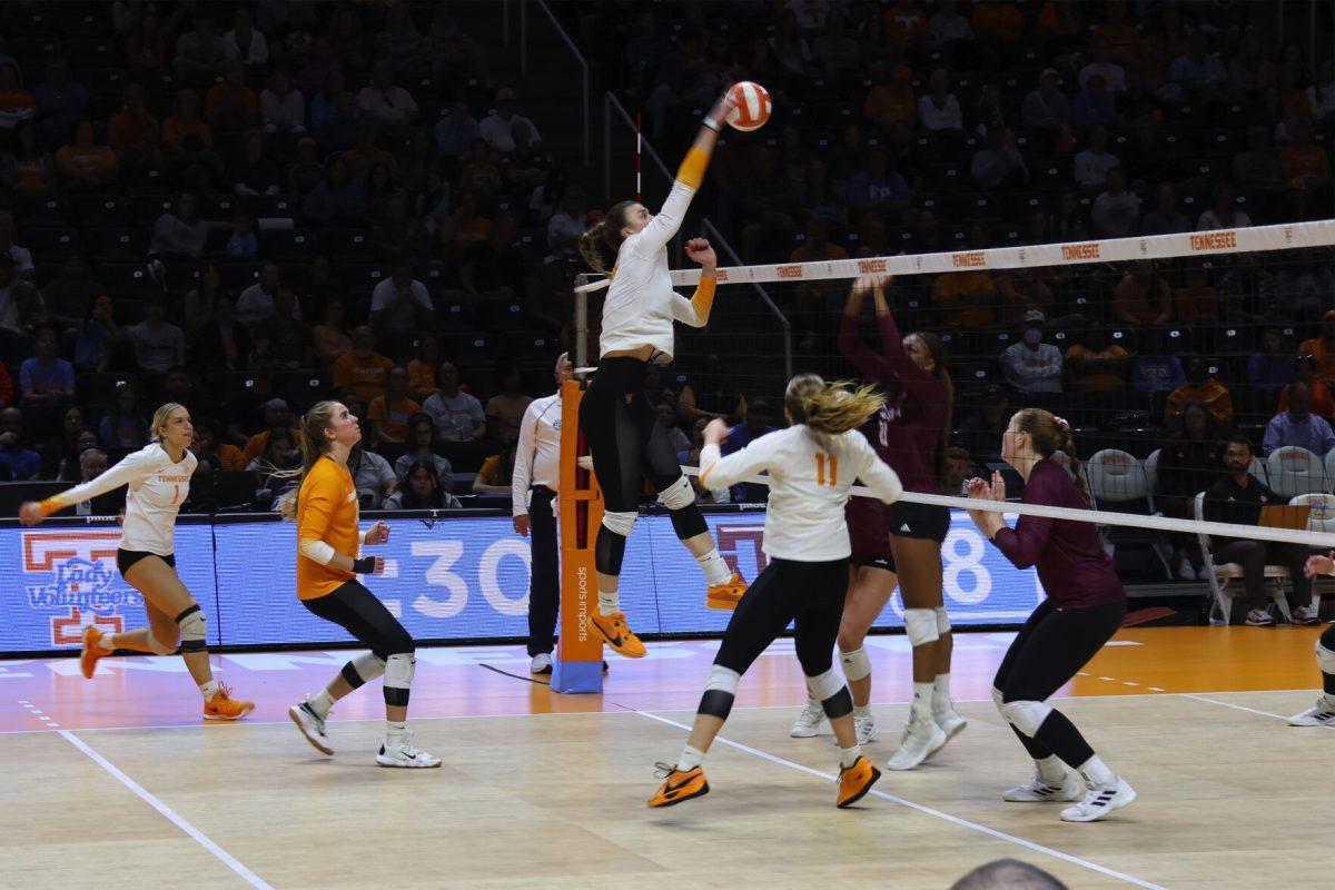 Klaudia Pawlik (19) goes up for a spike against Texas A&amp;M at Thompson-Boling Arena. Sunday, Nov. 10, 2024.
