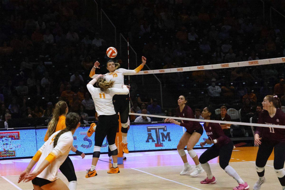 Klaudia Pawlik (19) gets ready for a spike against Texas A&amp;M at Thompson-Boling Arena. Sunday, Nov. 10, 2024.