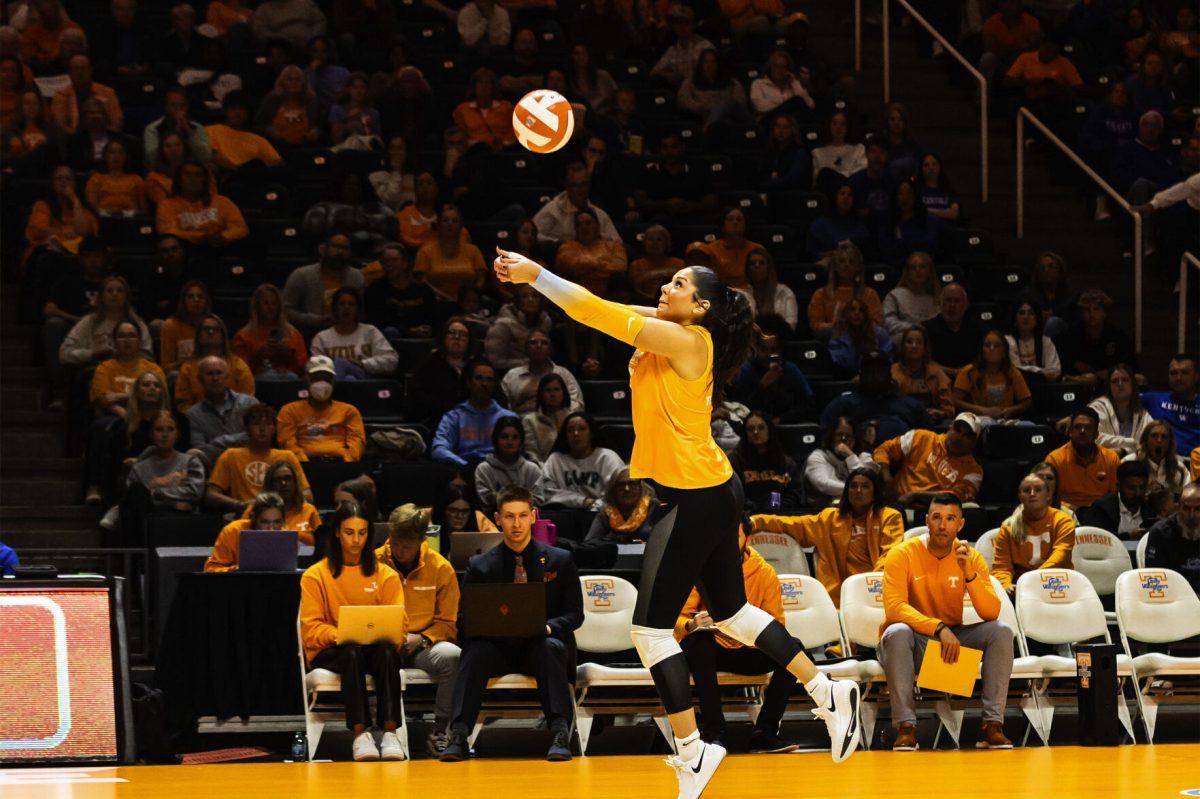 Mackenzie Plante (6) bumps the ball to a teammate during a match against Kentucky at Thompson-Boling Arena at Food City Center. Wednesday, Oct. 16, 2024.