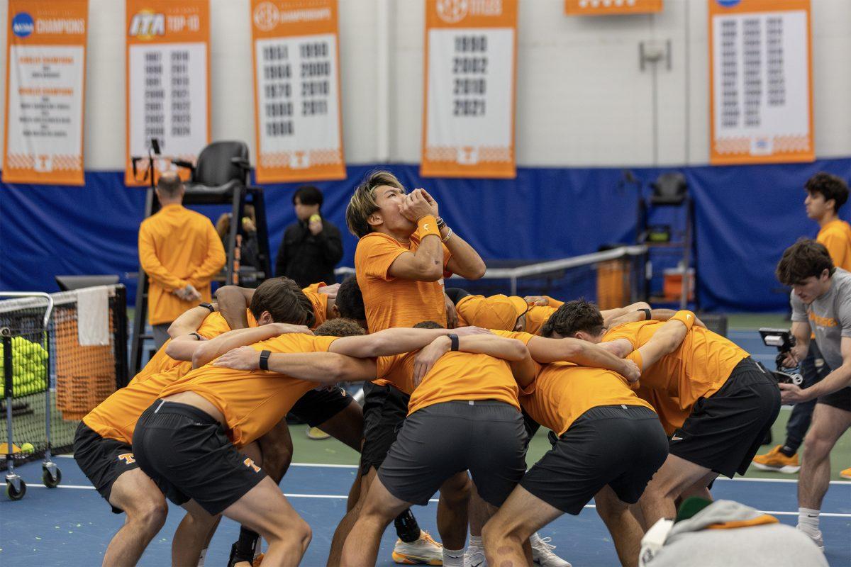 Tennessee Volunteers warm-up chant before their next set at Goodfriend Indoor Tennis Center. Saturday, Jan. 25, 2025.