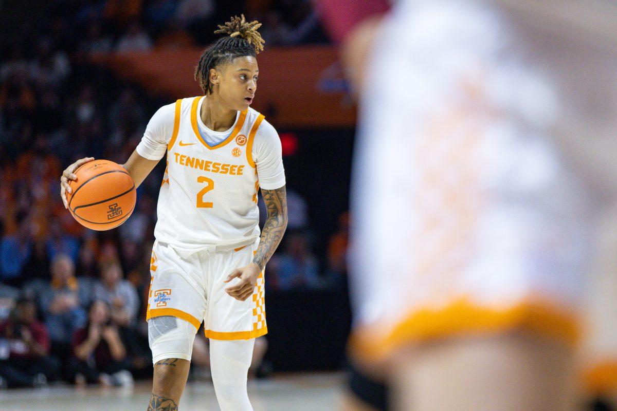 Ruby Whitehorn (2) controls the ball during a game against South Carolina at Food City Center. Monday, Jan. 27, 2025.