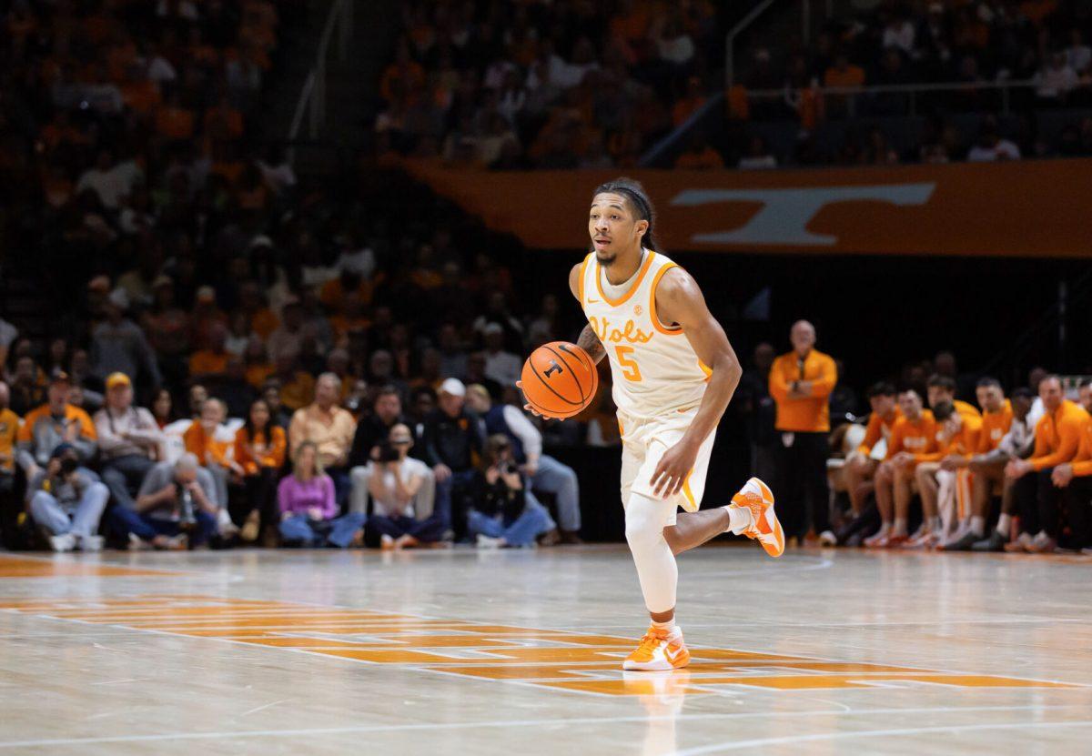 Zakai Zeigler (5) brings the ball down the court during the game against Arkansas at Thompson-Boling Arena at Food City Center. Saturday, Jan. 4, 2025.
