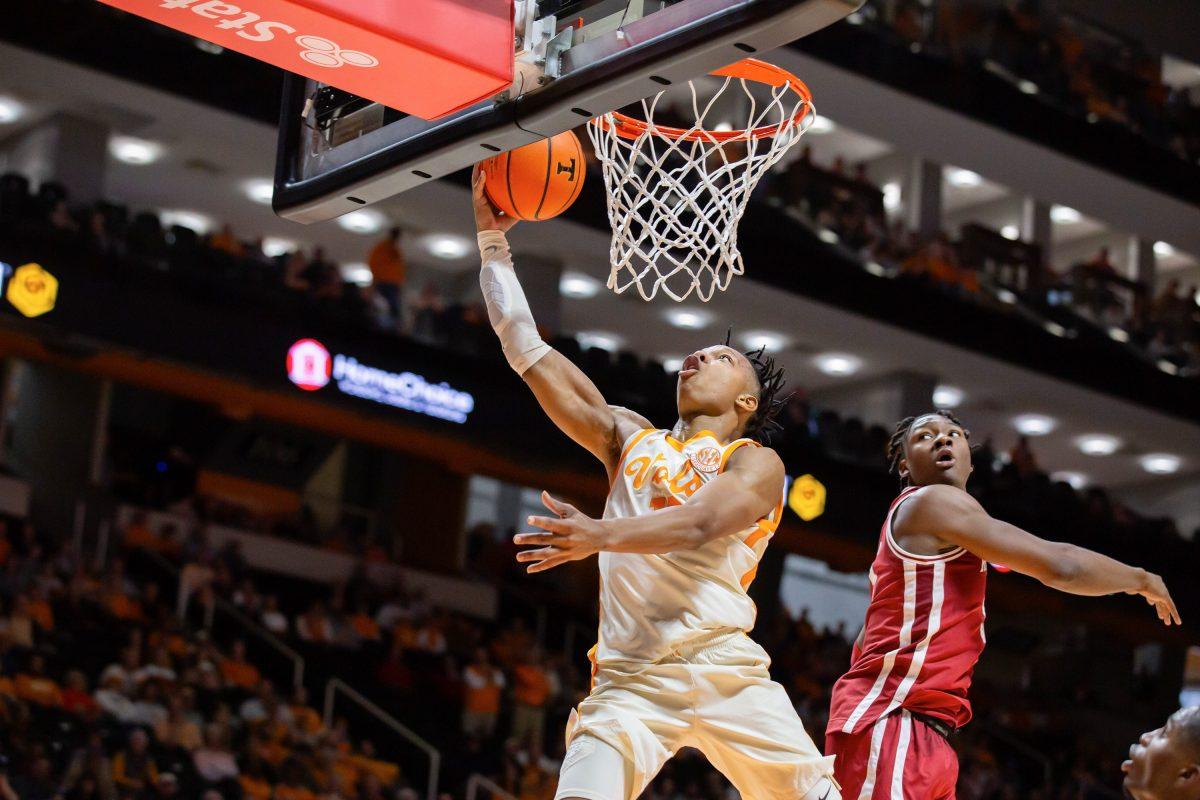 Jordan Gainey (11) goes for a layup against Arkansas at Thompson-Boling Arena at Food City Center. Saturday, Jan. 4, 2025.