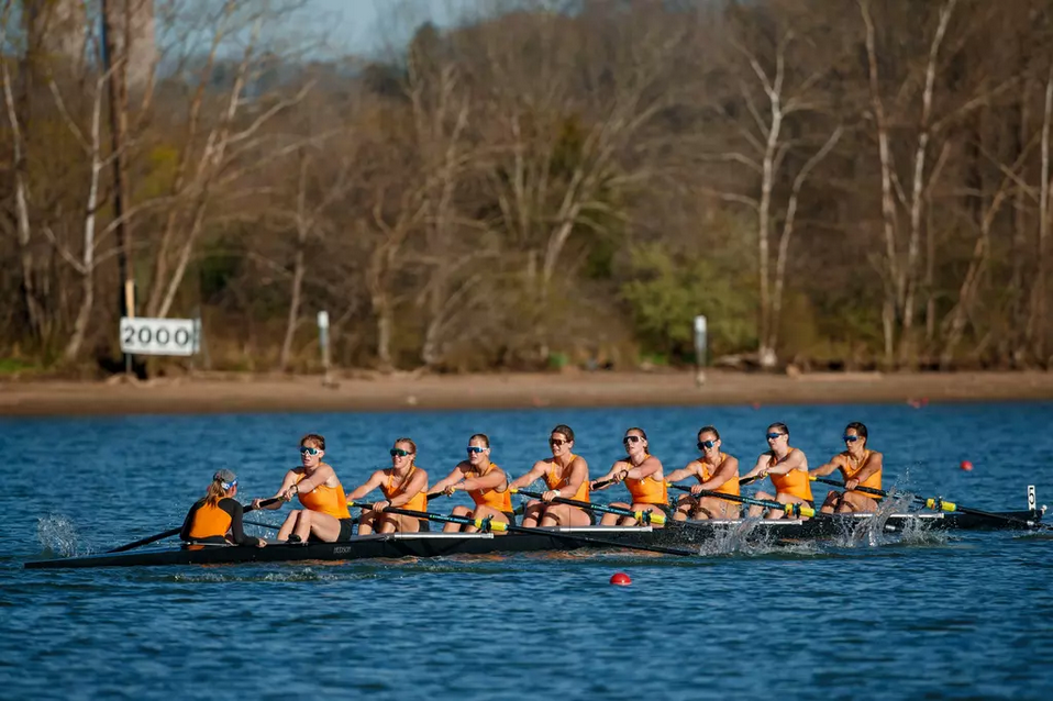 OAK RIDGE, TN - March 29, 2024 - The Tennessee Lady Volunteers during the race between the Minnesota Golden Gophers and the Tennessee Lady Volunteers at Melton Hill Lake in Oak Ridge, TN.