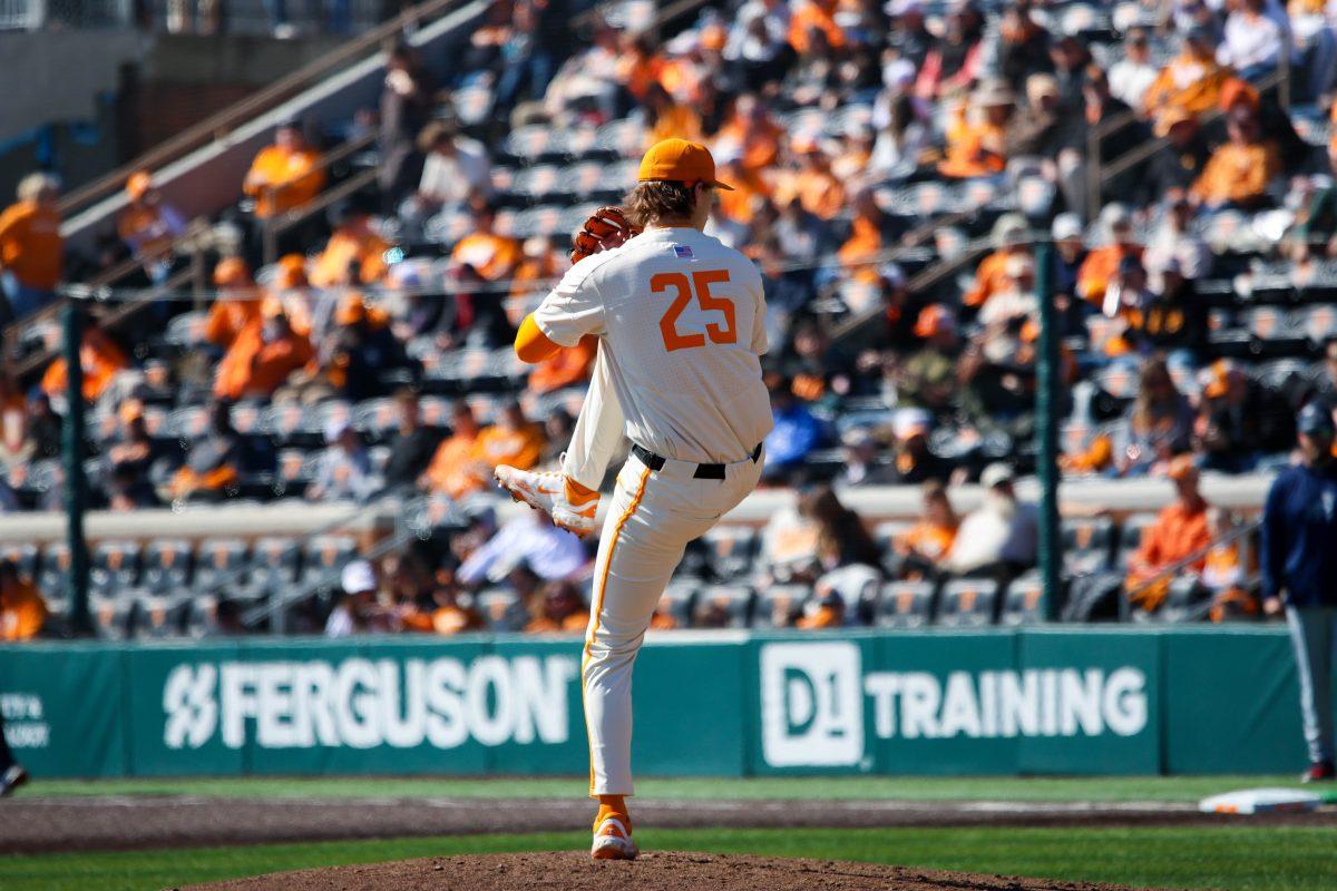 Brandon Arvidson (25) pitching in game against Samford at Lindsey Nelson Stadium. Sunday, Feb. 23, 2025.