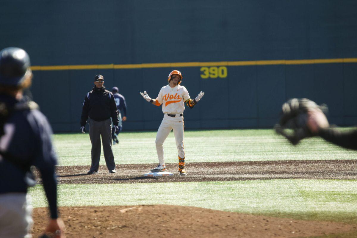 Manny Marin (4) doubles in game against Samford at Lindsey Nelson Stadium. Sunday, Feb. 23, 2025.