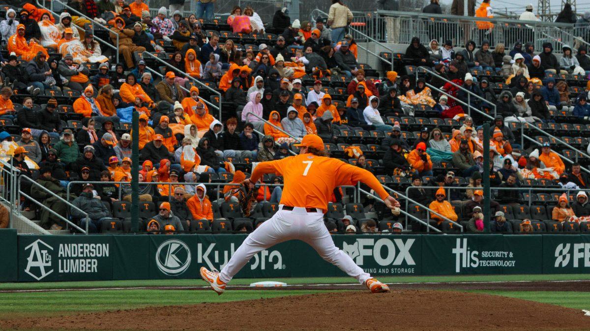 Nate Snead (7) pitching against Samford at Lindsey Nelson Stadium. Saturday, Feb. 22, 2025.