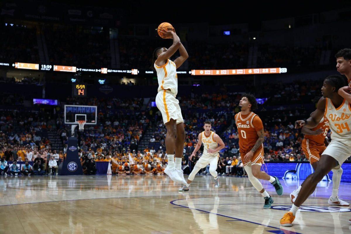 Chaz Lanier (2) pulls up for a jump shot against Texas for Tennessee basketball at Bridgestone Arena. Friday, March 14, 2025. 