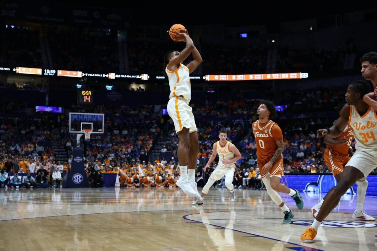 Chaz Lanier (2) pulls up for a jump shot against Texas for Tennessee basketball at Bridgestone Arena. Friday, March 14, 2025. 