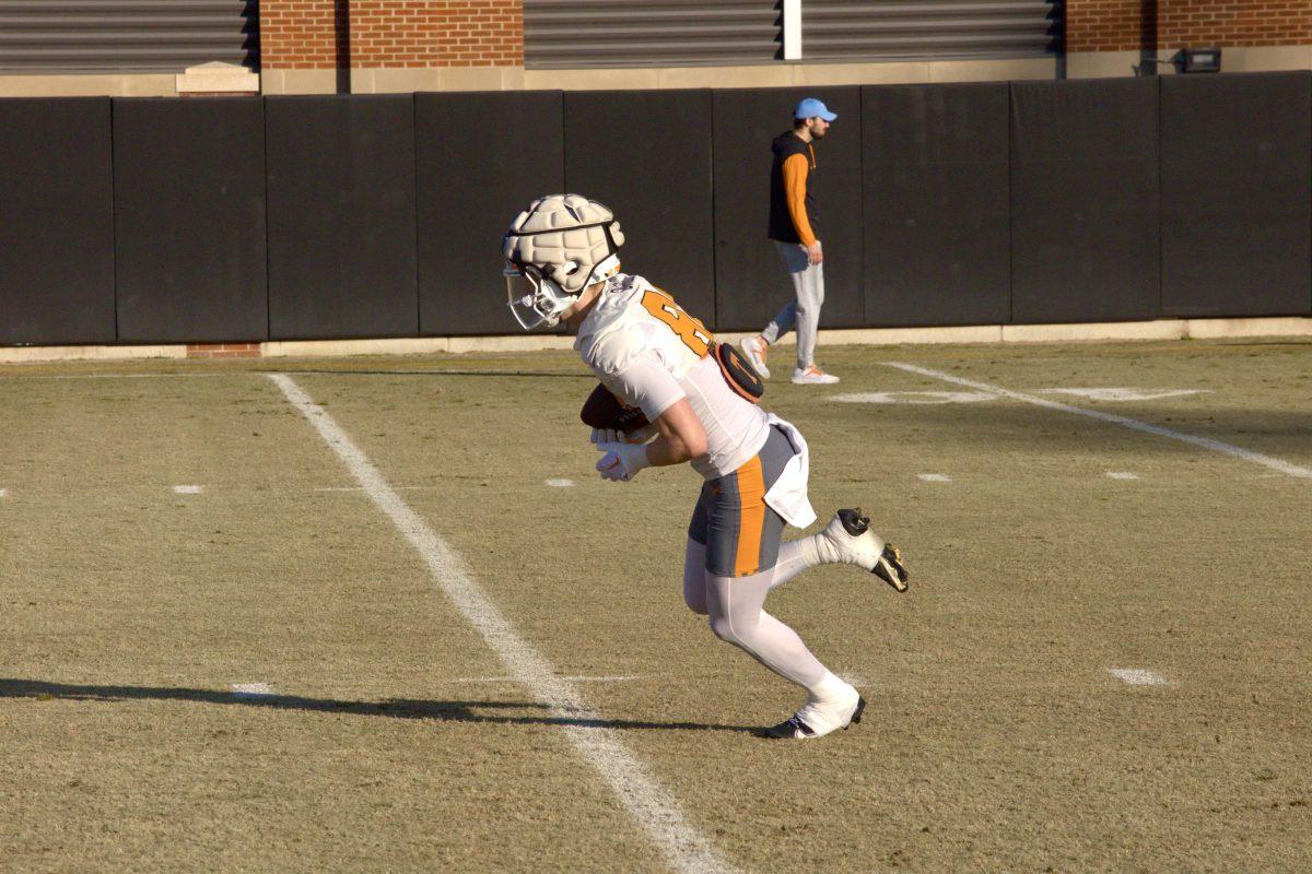 Wide receiver Dayton Sneed (82) catches a ball during Tennessee football spring practice. Wednesday, March 12, 2025. 