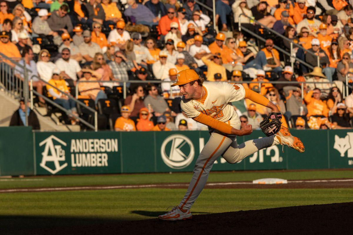 Austin Breedlove (18) pitches against Bellarmine in Lindsay Nelson Stadium. Tuesday, April 15, 2025.