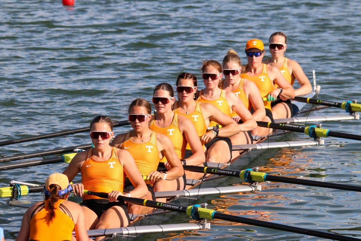 Tennessee 1V8 rowers pulling away from the start line during Rocky Top Invite at Melton Hill Lake. From back to front: Hannah Smith, Thea Coull, Nicole Campbell, Meg Flanagan, Riley Ferdelman, Alice Fahey, Maylie Valiquette, Alex Pidgeon, and coxswain Patricia Menendez. Friday, April 4, 2025.