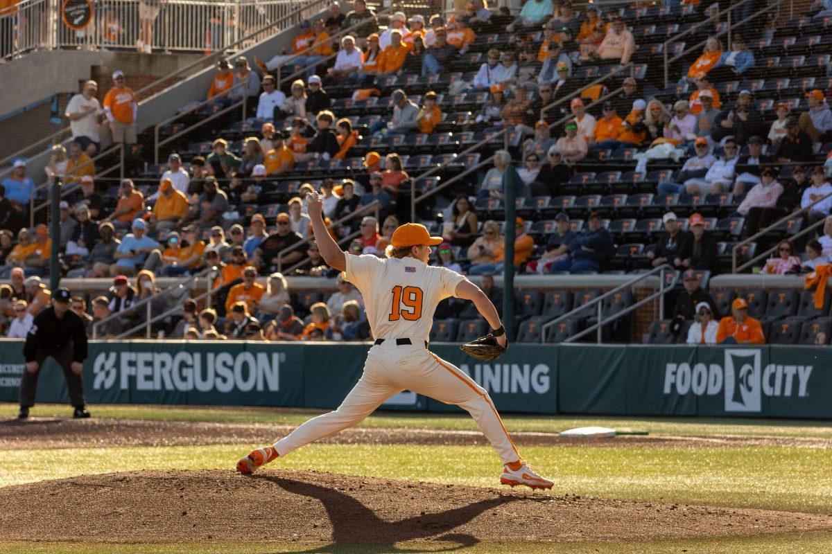 Andrew Behnke (19) pitches against Bellarmine at Lindsey Nelson Stadium. Tuesday, April 15, 2025.