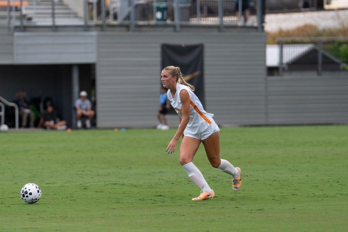 Devin Davis (3) looks to pass the ball downfield Eastern Kentucky at Regal Soccer Stadium. Sunday, Aug. 17, 2025.