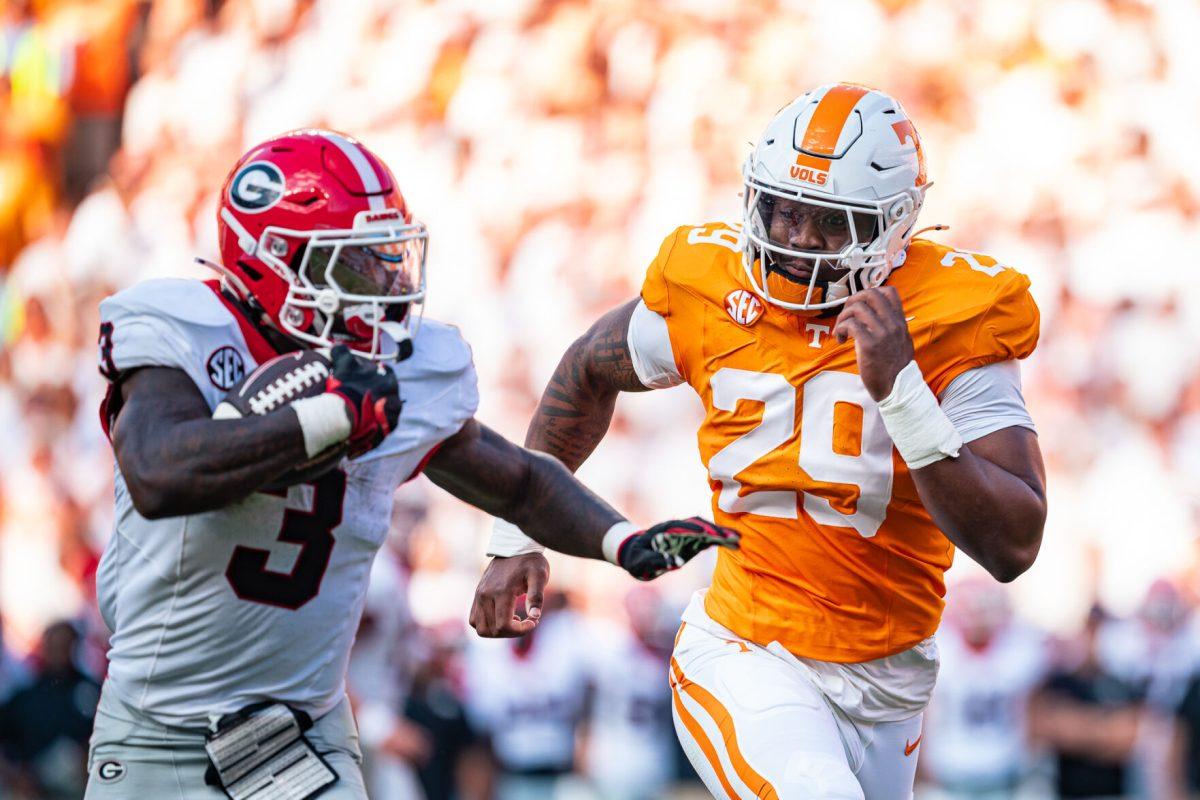 Jordan Ross (29) pursues a Georgia ball carrier during a game at Neyland Stadium, Saturday, Sept. 13, 2025.