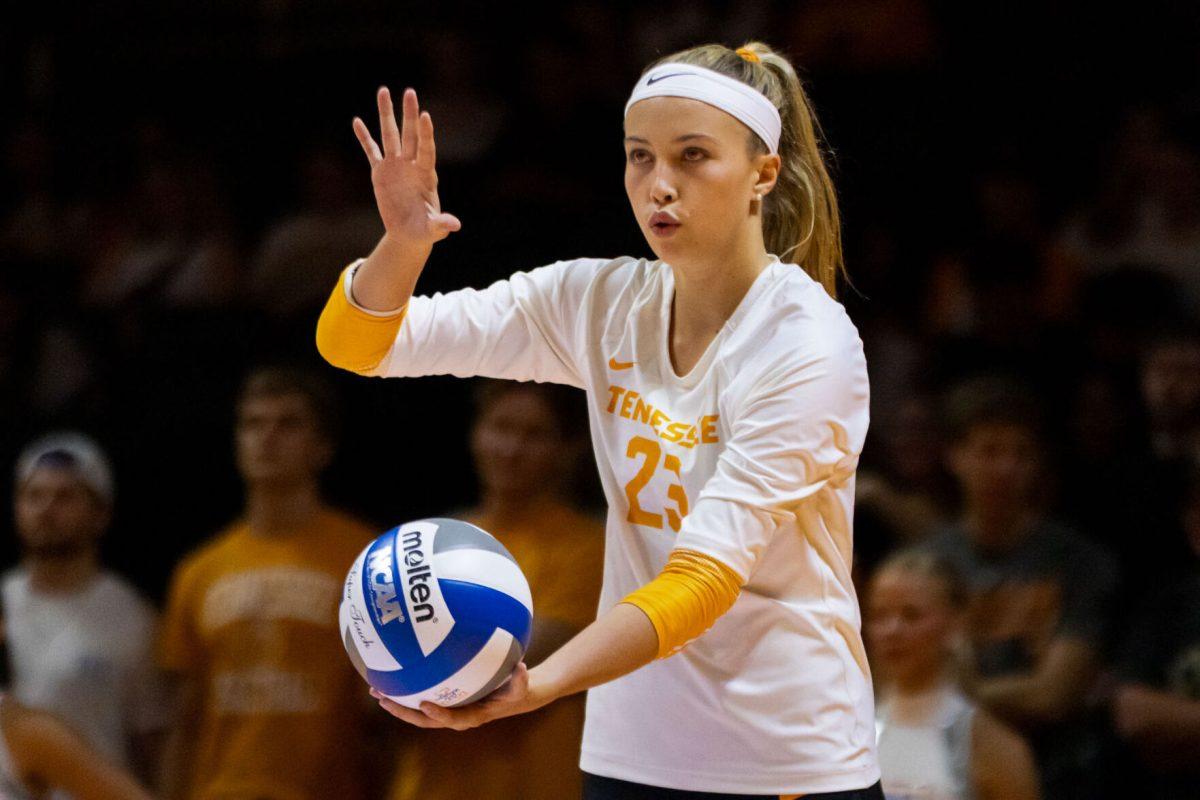 Cate Schnell (23) serves during a game against Samford at Food City Center. Friday, Sept. 5, 2025.