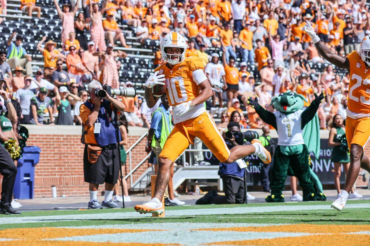 Kaleb Beasley (10) scores a touchdown during the game against UAB in Neyland Stadium. Saturday, Sept. 20, 2025.