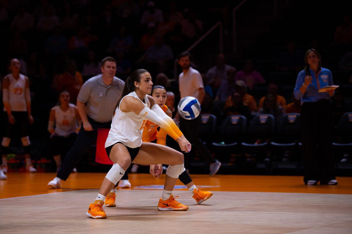 Klaudia Pawlik hits the ball in a game against Kennesaw State, Sep.19, 2025