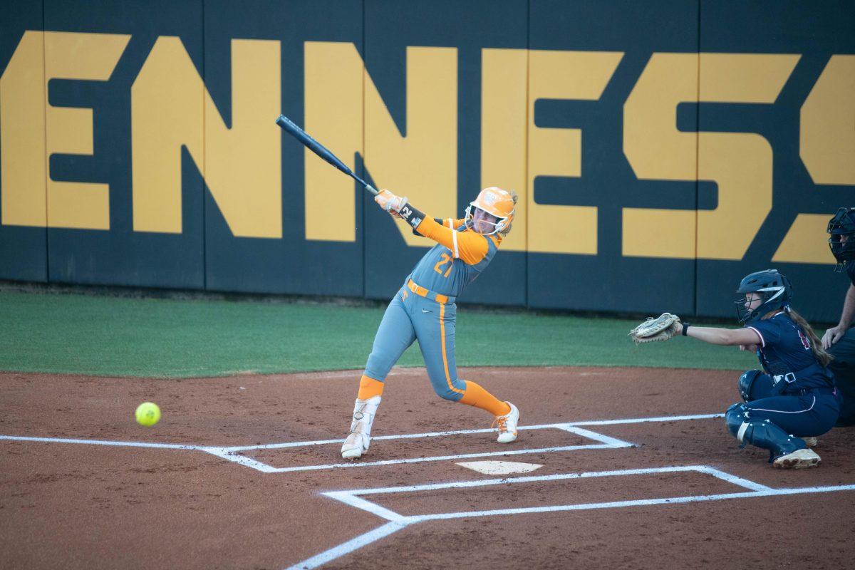 Taelyn Holley (27) swings at a pitch against Lee during a fall ball scrimmage at Sherri Parker Lee Stadium. Friday, Oct. 10, 2025.
