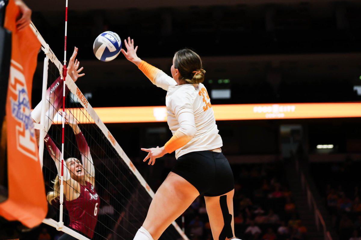 Hayden Kubik (33) returns the ball to Rider during a match in Thompson-Boling Arena at Food City Center. Thursday, Sept. 18, 2025.
