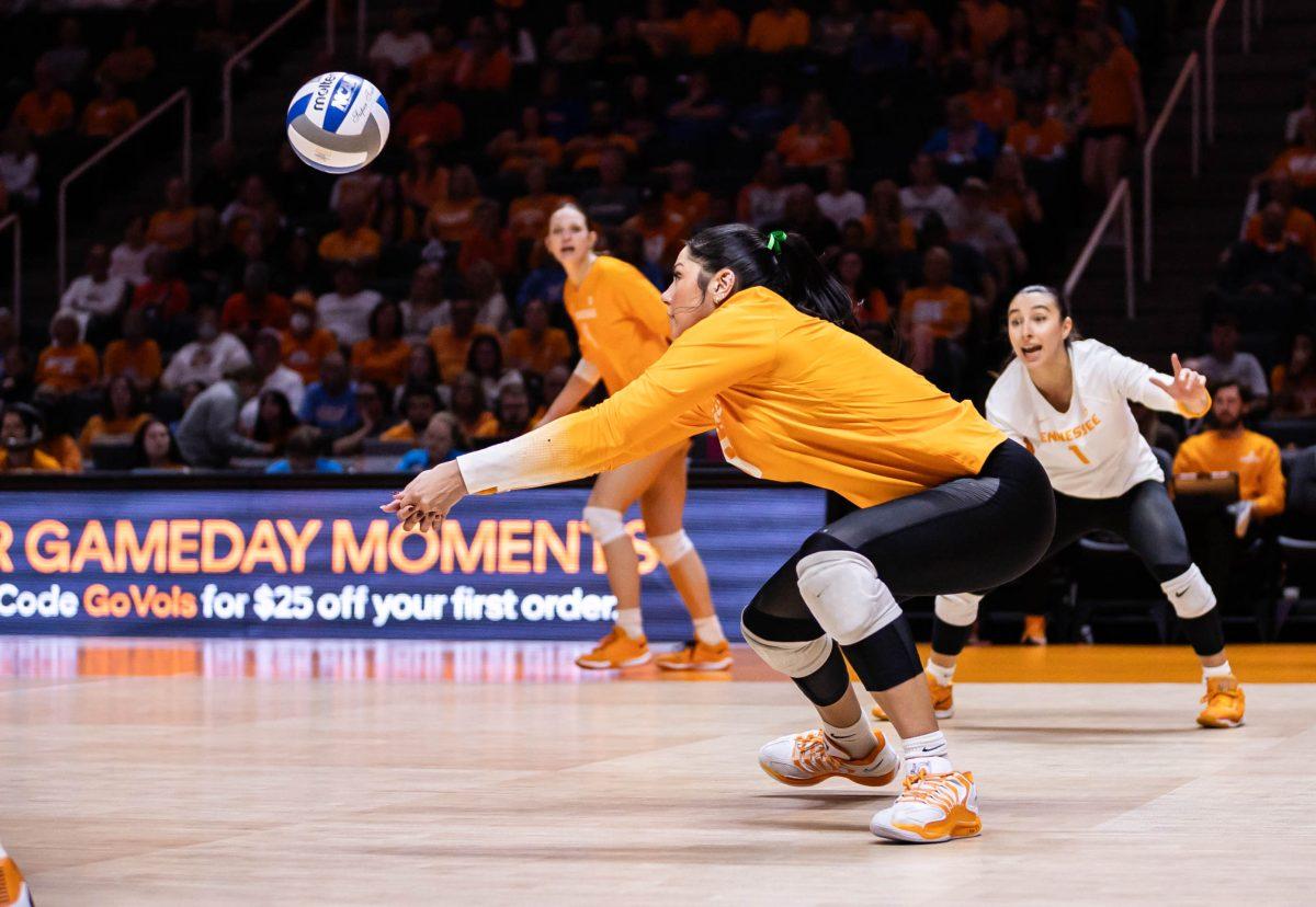 Mackenzie Plante (6) bumps the ball during the match against Florida in Thompson-Boling Arena at Food City Center. Wednesday, Oct. 15, 2025.