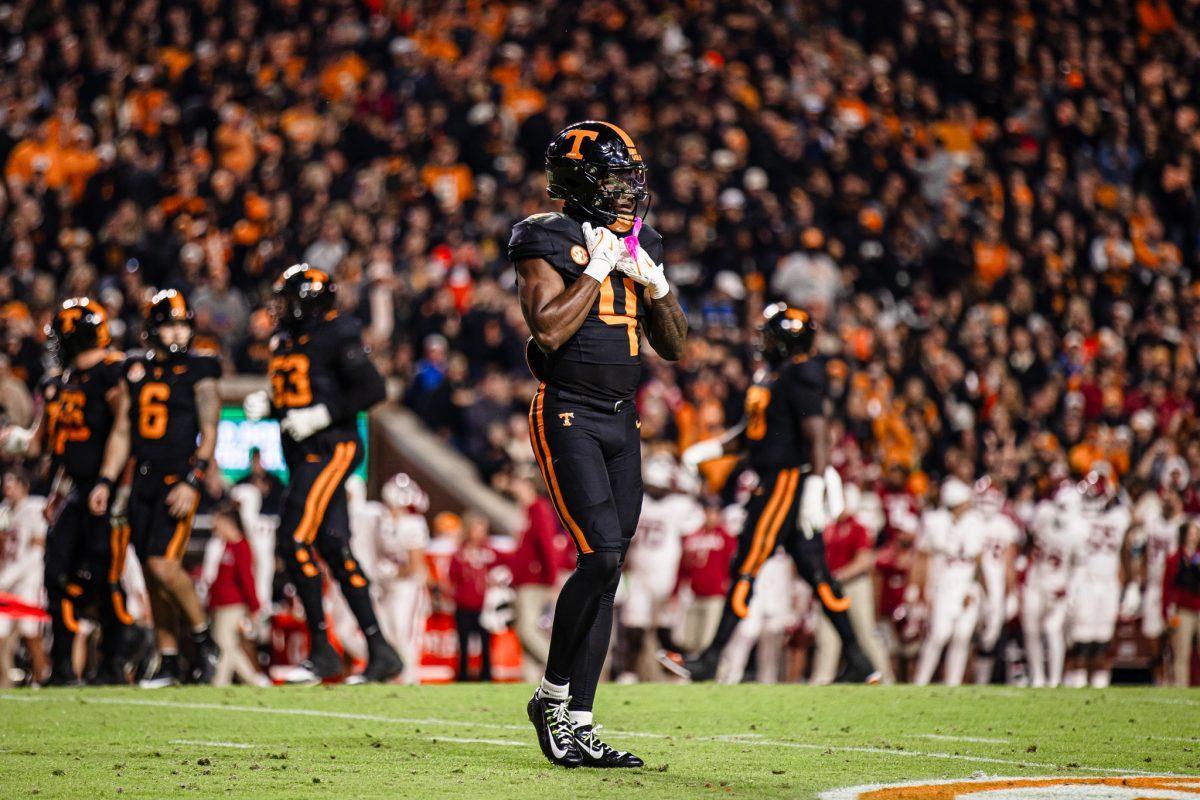 Mike Matthews (4) looks toward the sideline during a game against Oklahoma at Neyland Stadium. Saturday, Nov. 1, 2025.