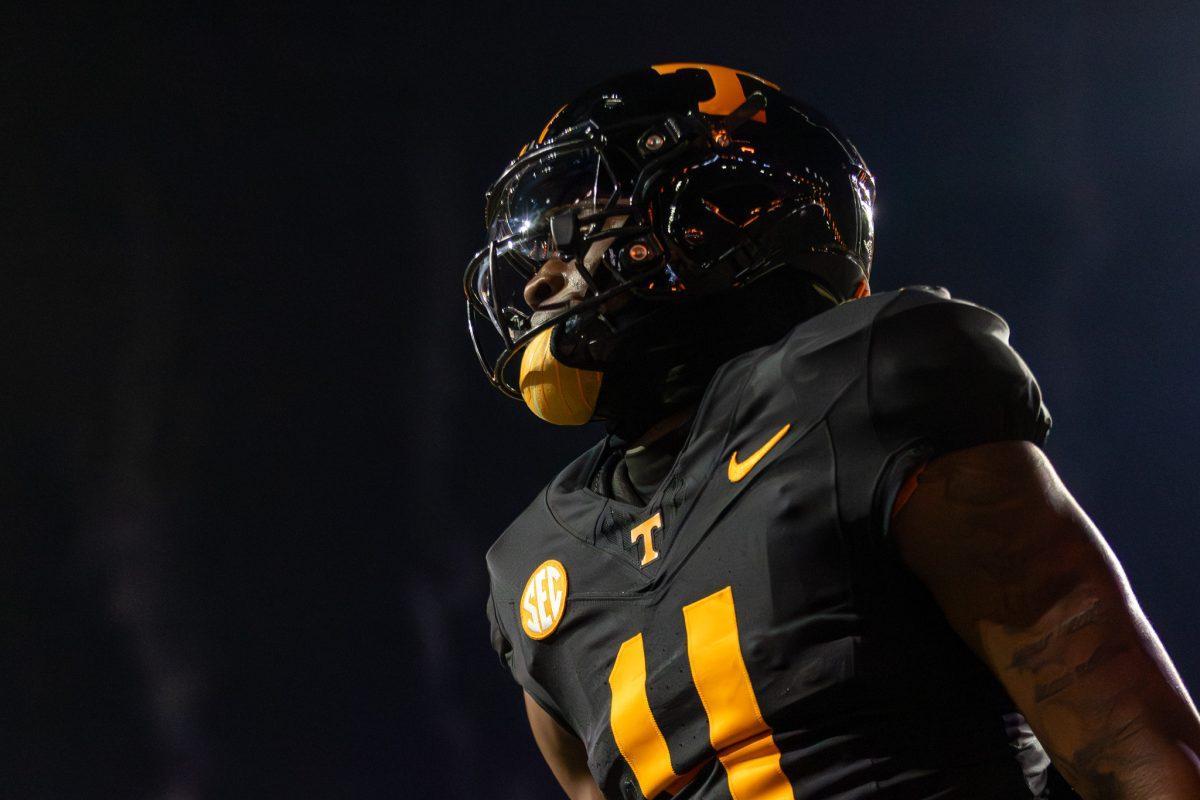 Mike Matthews (4) scores during a game against Oklahoma at Neyland Stadium. Saturday, Nov. 1, 2025.