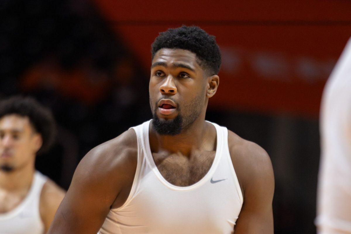 Jaylen Carey (23) warms up before a game against Mercer at Food City Center. Monday, Nov. 3, 2025.