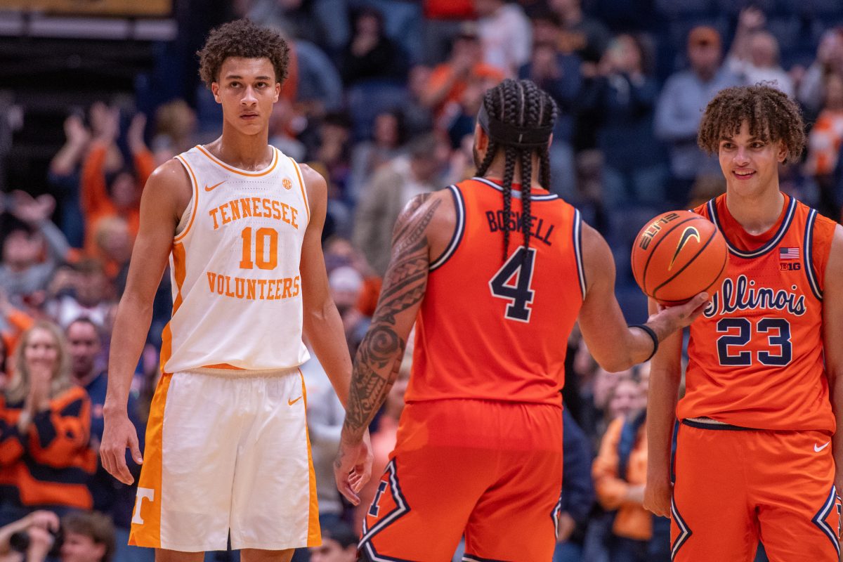 Nate Ament (10) watches the clock run out as the Illinois Fighting Illini defeat the Tennessee Volunteers at Bridgestone Arena. Saturday, Dec. 6, 2025.