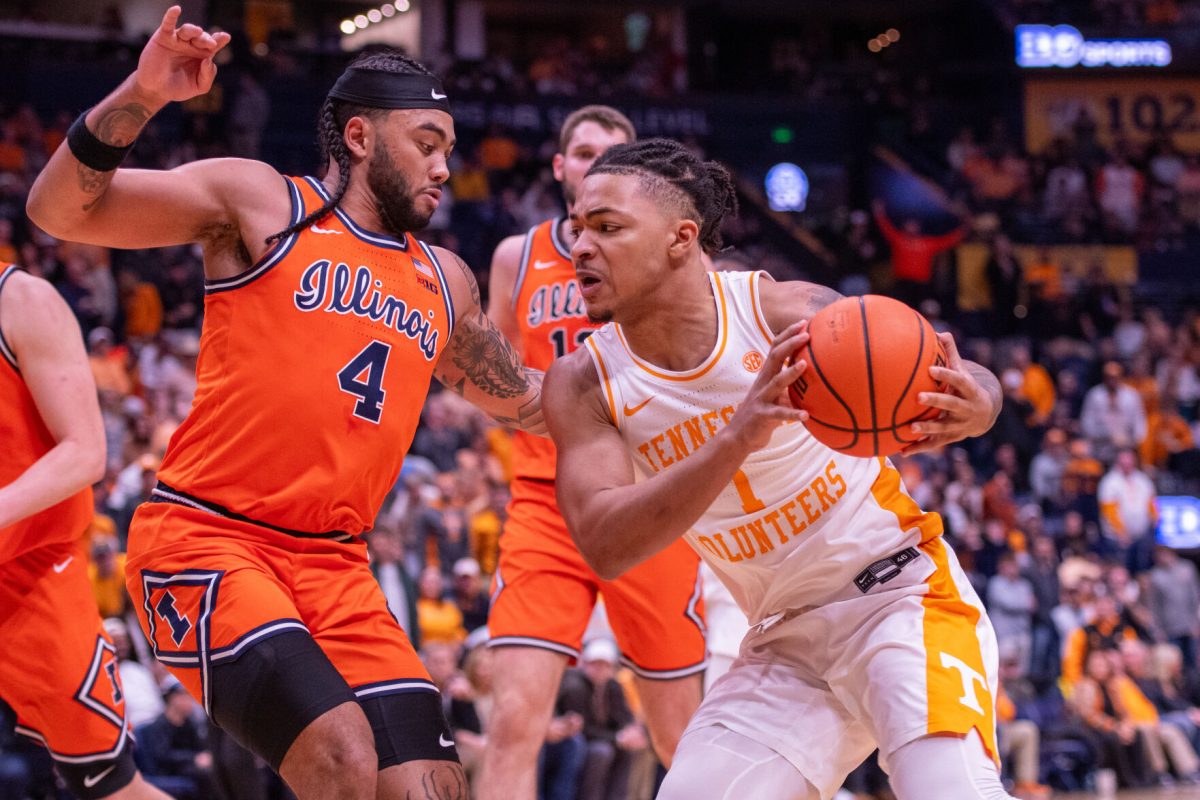 Amari Evans (1) drives to the basket during a game against Illinois at Bridgestone Arena. Saturday, Dec. 6, 2025.