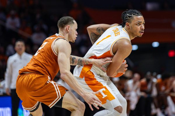 Tennessee basketball opting for youth in lineup: ‘We’ll play them all every night if they prove they can do their job’