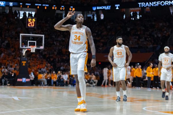 Felix Okpara (34) instructs his team during a game against Kentucky at Food City Center. Saturday, Jan. 17, 2026.