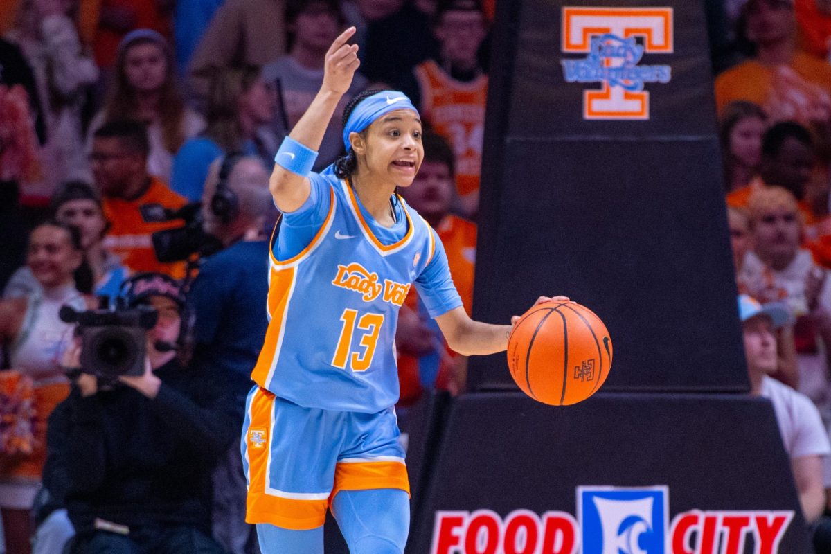 Mia Pauldo (13) calls a play during a game against Mississippi State at Food City Center. Thursday, Jan. 29, 2026.