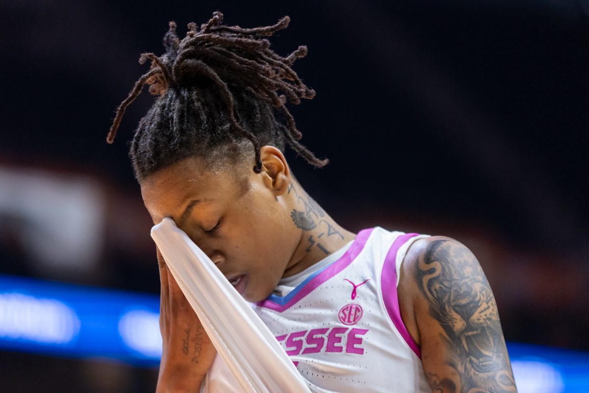 Zee Spearman (11) after fouling against Texas A&amp;M at Food City Center. Thursday, Feb. 19, 2026.