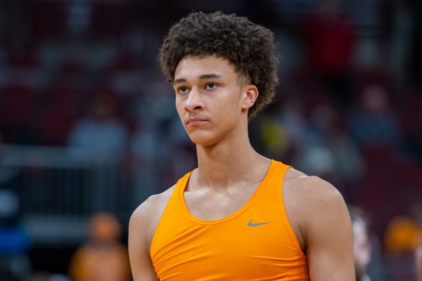 Nate Ament (10) warms up for an NCAA Tournament game against Michigan at United Center. Sunday, March 29, 2026.