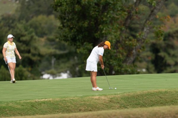 Madison Messimer putts during the Mercedes-Benz Intercollegiate at the Cherokee Country Club. Tuesday, Oct. 7, 2025.