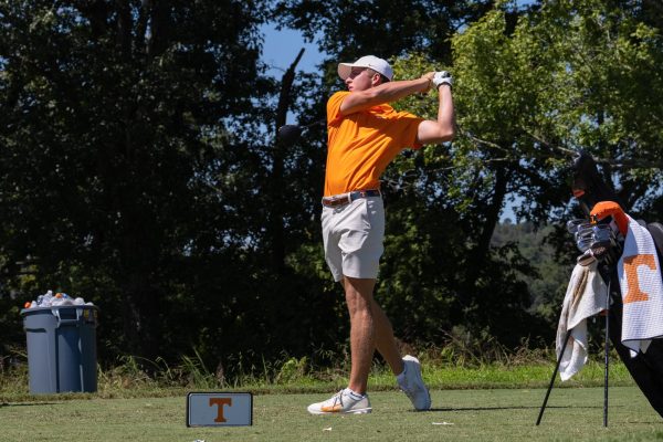 Bruce Murphy drives the ball down the fairway during the Visit Knoxville Collegiate in Loudon, TN. Sunday, Sept. 7, 2025.