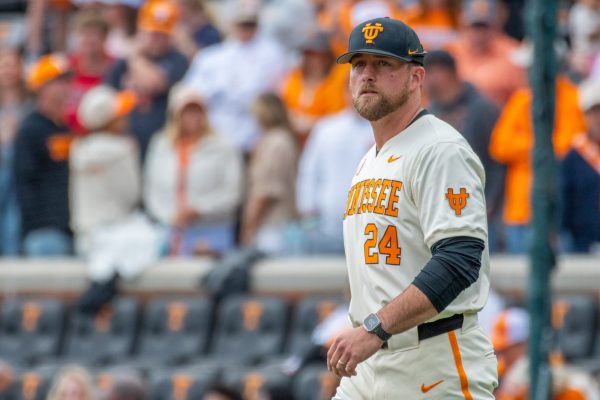 Tennessee baseball head coach Josh Elander (24) walks out to make a pitching change during a game against LSU at Lindsey Nelson Stadium. Sunday, April 5, 2026.