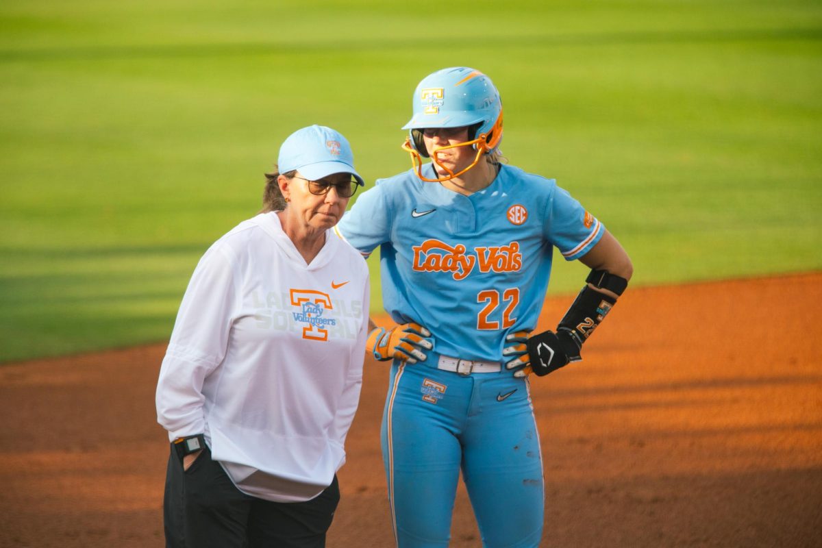 Ella Dodge (22) talks with Karen Weekly during a game against South Carolina at Sherri Parker Lee Stadium. Friday, April 3, 2026.