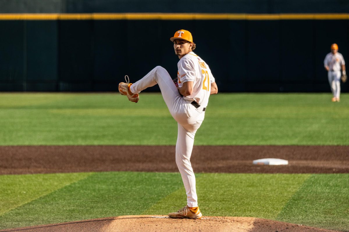 Tegan Kuhns (21) pitches in a game against Texas at Lindsey Nelson Stadium, Friday, ay 8, 2026.
