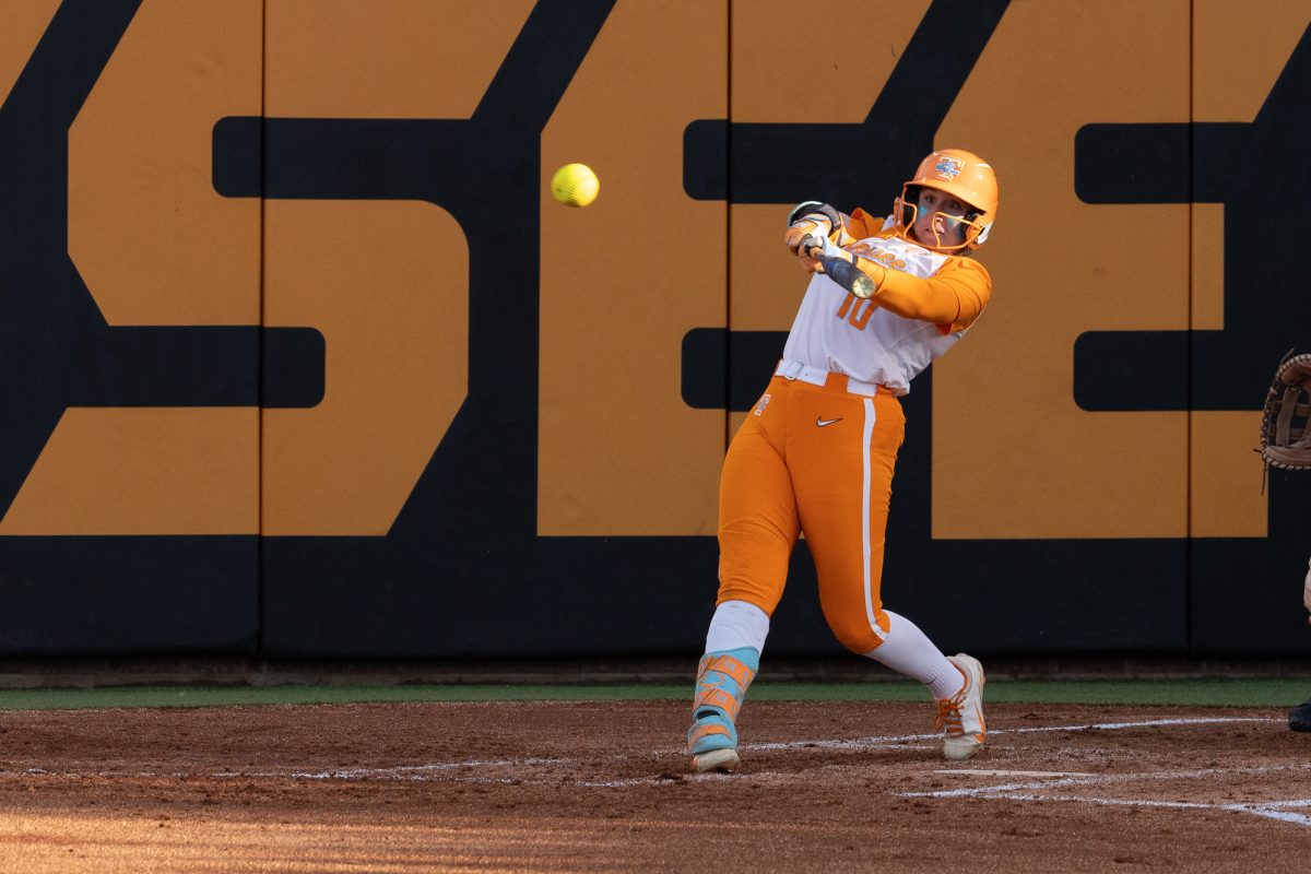Alannah Leach (10) bats against Northern Kentucky during the NCAA Regionals at Sherri Parker Lee Stadium. Friday, May 15, 2026.