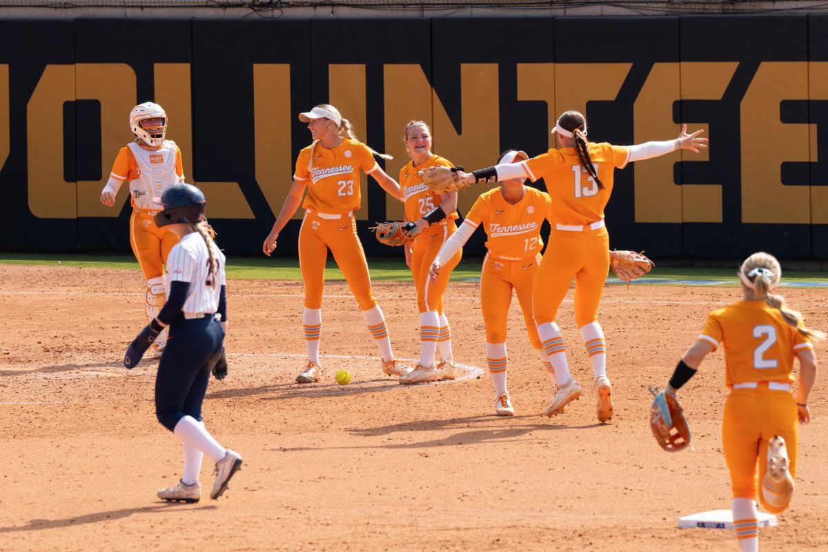 The Lady Vols celebrate their victory against Virginia in the NCAA Regionals at Sherri Parker Lee Stadium to send Tennessee to the Super Regionals. Sunday, May 17, 2026.