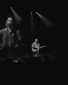 Since the boom of popularity of Noah Kahan’s "Stick Season" in 2022, he has quickly become one of the most well-loved artists today. Following his recent release of "The Great Divide," it’s become apparent that his time in the spotlight is far from over. However, for many people, something about Kahan resonates differently from other mainstream artists.