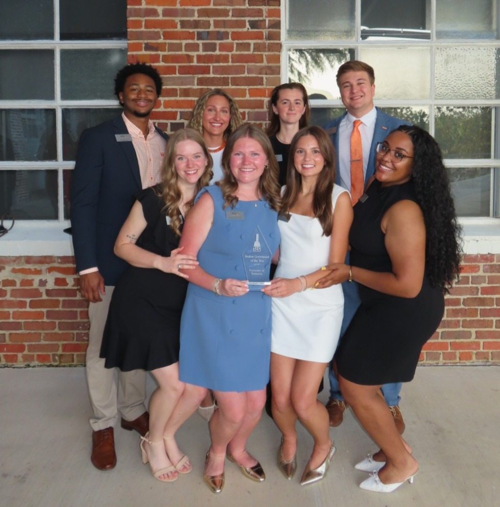 University of Tennessee Student Government Association Members pose with award. Courtesy of the Student Government Association.